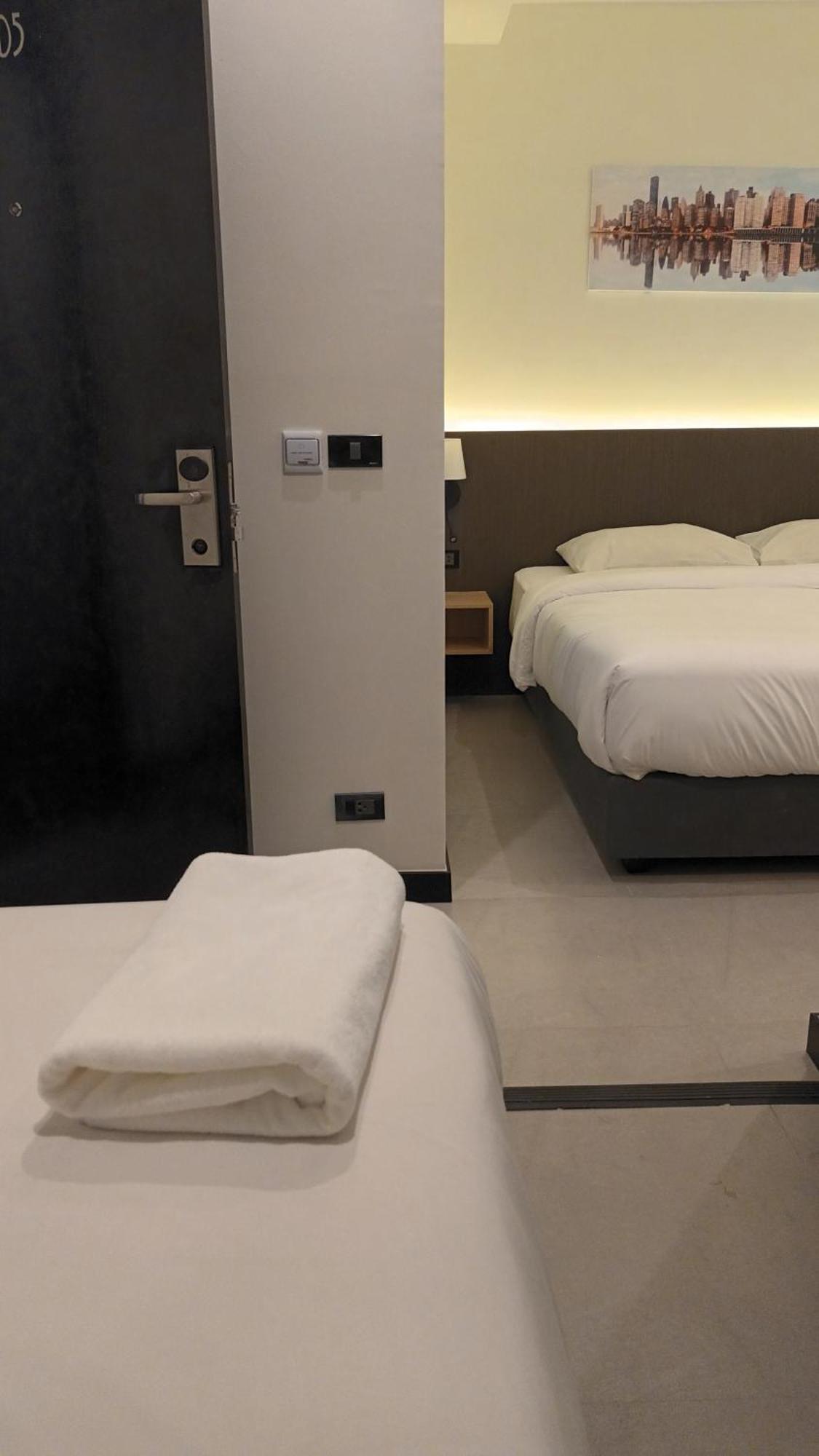 The Blocks Sukhumvit 10 Хостел Бангкок