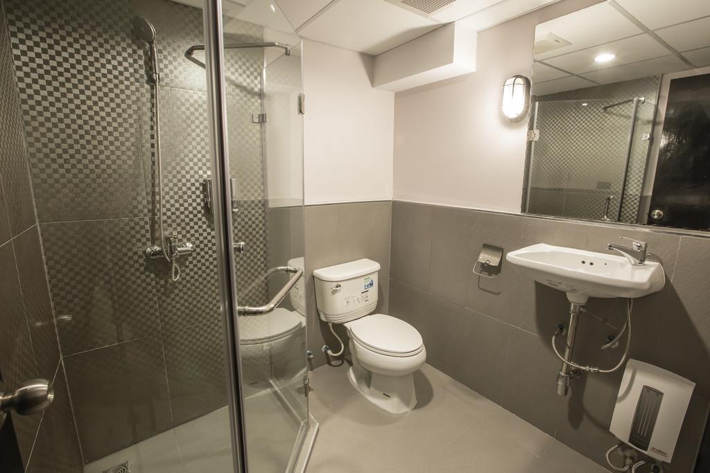 The Blocks Sukhumvit 10 Хостел *