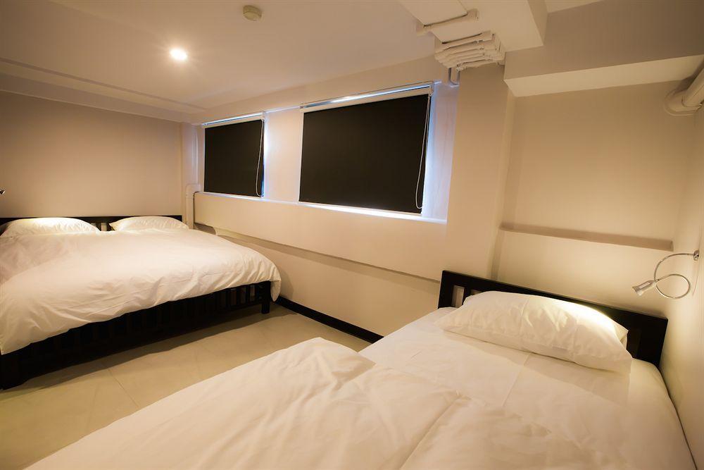 The Blocks Sukhumvit 10 Хостел *