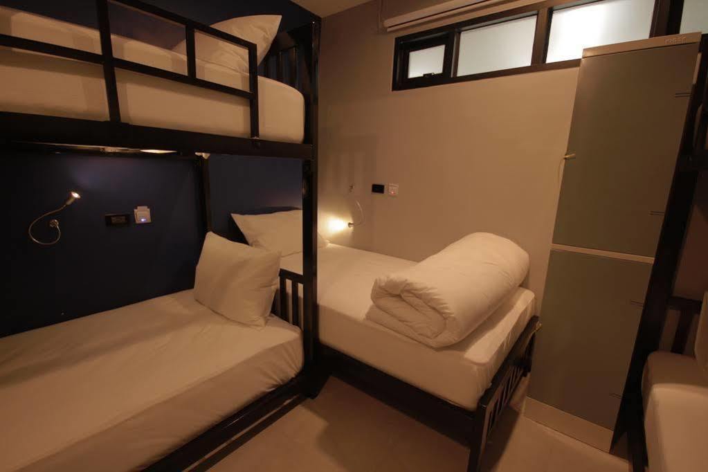 Хостел The Blocks Sukhumvit 10 *