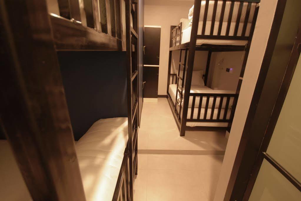 Хостел The Blocks Sukhumvit 10 *