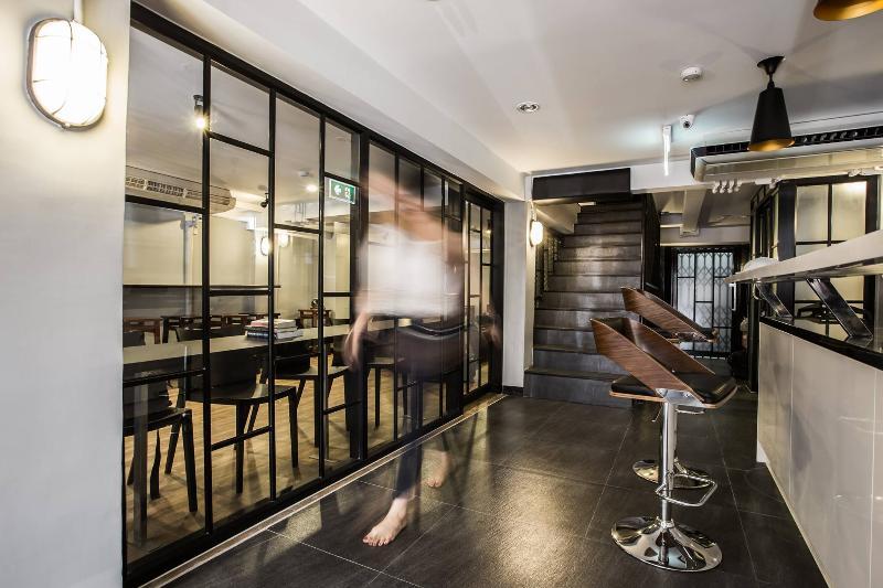 Хостел The Blocks Sukhumvit 10 *
