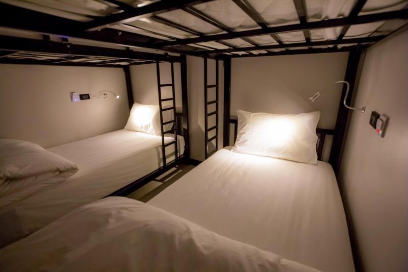 Хостел The Blocks Sukhumvit 10 *